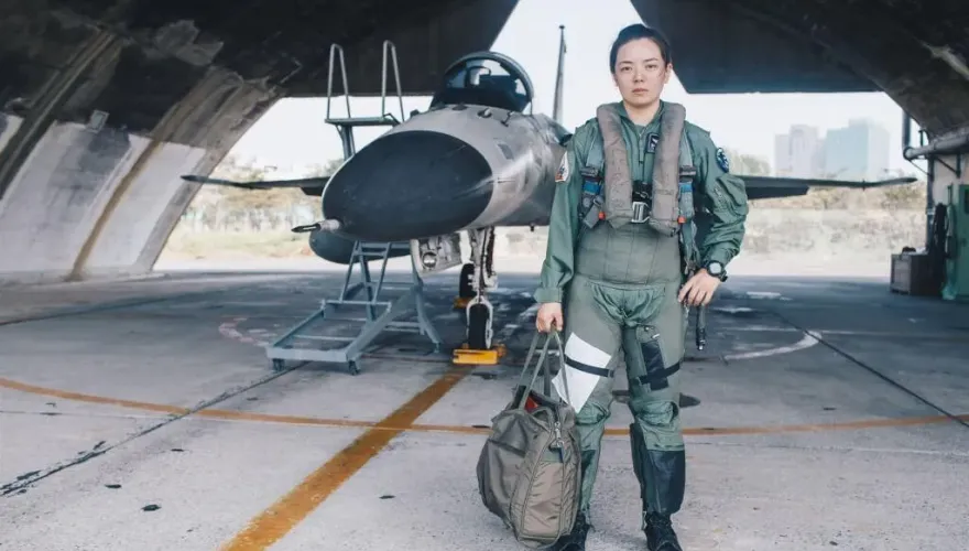 巾幗不讓鬚眉！台灣戰機2女飛官捍衛國家　躍上英媒