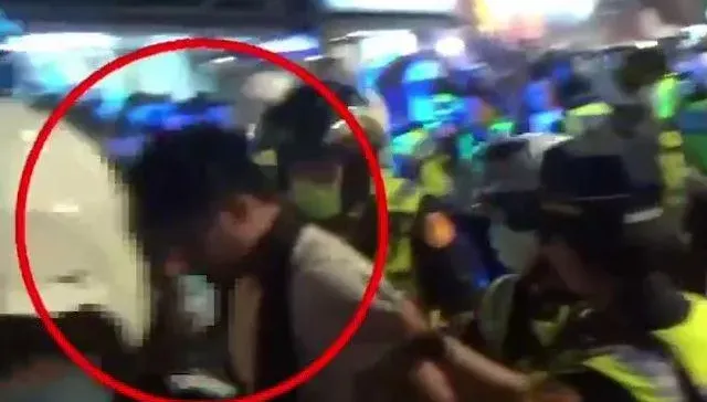 影/連2天變成「拳」運會！新莊地藏庵祭典進行3天打2天　500警人牆隔離衝突群眾