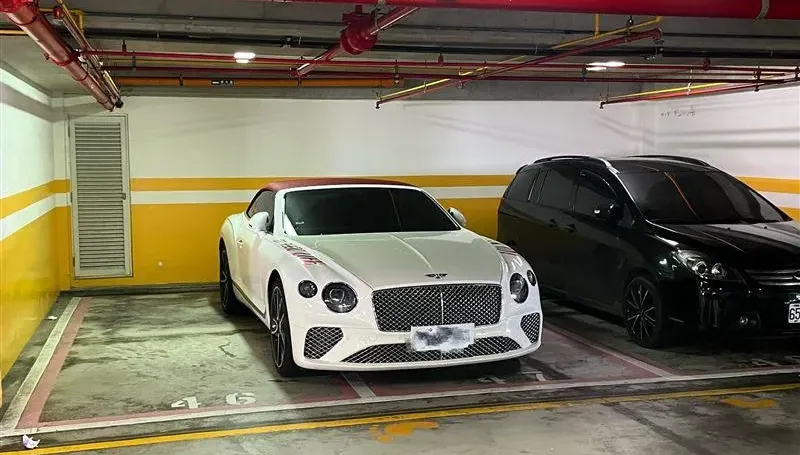 傻眼！千萬賓利「爽停2婦幼車位」　他嘆：錢買的到賓利，買不到修養