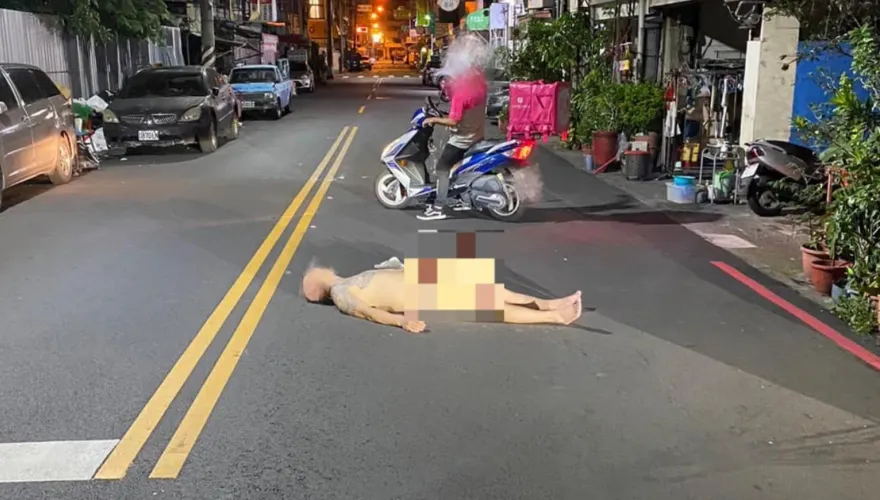 台中「全裸醉漢」躺路中央！目擊者驚：跟NONO一樣大