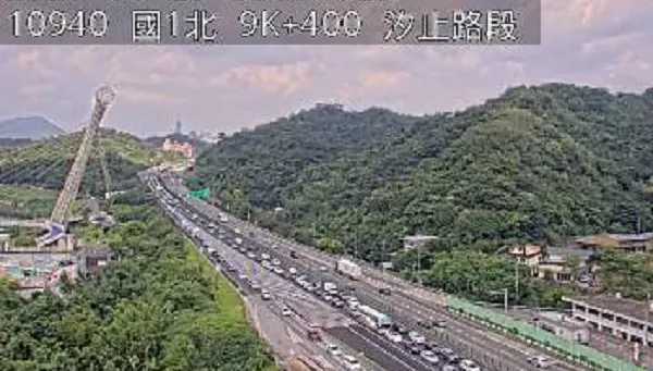 快訊/國1北向五堵段爆3車連撞！「端午連假Day2湧車潮」…塞車雪上加霜