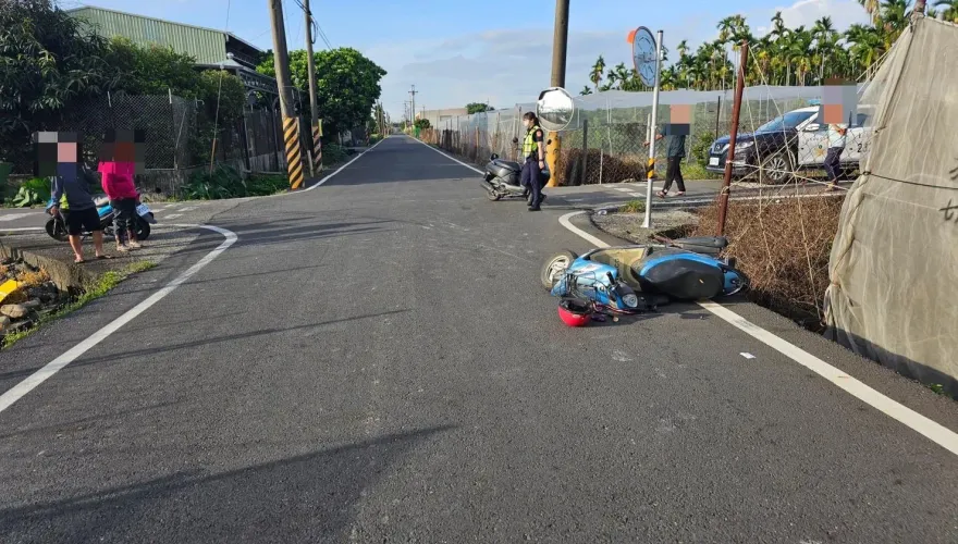 屏東里港驚傳機車對撞車禍！　2駕駛多處擦挫傷送醫