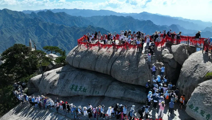 突破疫前水準！陸端午小長假1.06億人次出遊　旅遊收入達1611億