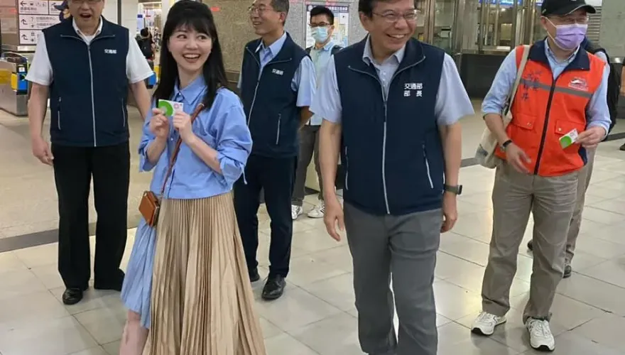 1200月票周六上路！高嘉瑜喊「自強號增南港站班次」　引網論戰