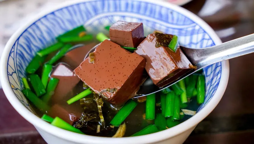 豬血湯比紅豆湯好！營養師推「1維生素」補鐵更加乘