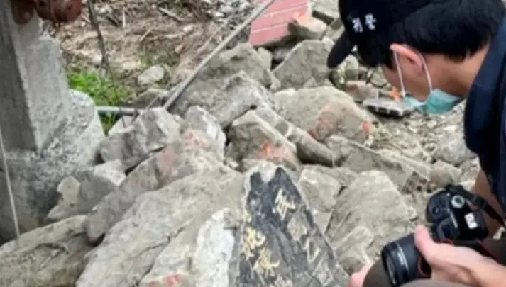 雲林「土尾組織」違法清運廢棄物！1年海噱上億元　連祖先墓碑也敢亂倒