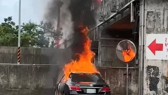 影/苗栗新東大橋下火燒車　滅火驚見死者成焦屍