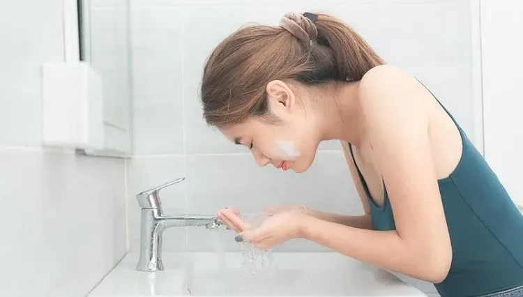 沒化妝也要卸妝再洗臉！「油性、中性、乾性」三種肌膚清潔方式大不同