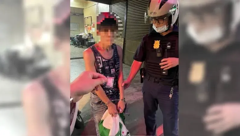 賊星該敗！蘆洲男遭盤查「口罩藏毒」　不脫猛咳嗽被眼尖警識破