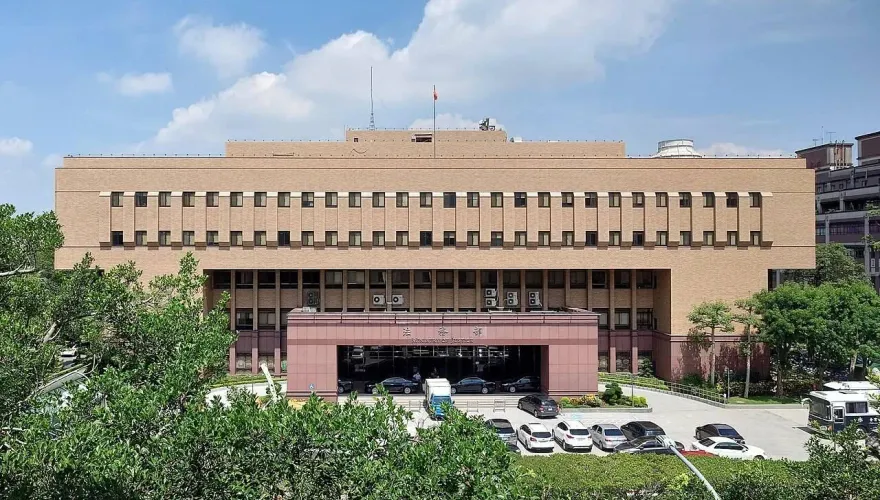 男檢察官被女大生騎車不慎擦撞　不滿賠償金額竟要求「以身相許」恐丟飯碗