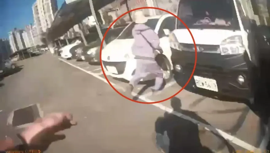 影/失聯移工拒檢拔腿狂奔　土城警負傷追逐300米逮人