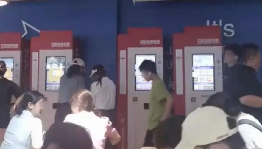 寓博彩於食飯？高校飯堂設置多部彩票機　老師：和學校沒有關係