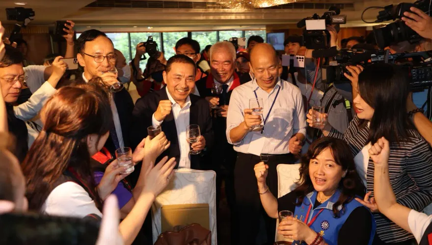 黃復興黨部遭裁併！張亞中發14字悼文