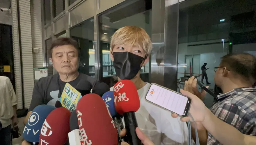 炎亞綸搭偵防車應訊惹特權爭議　士檢要查北市警洩密究責