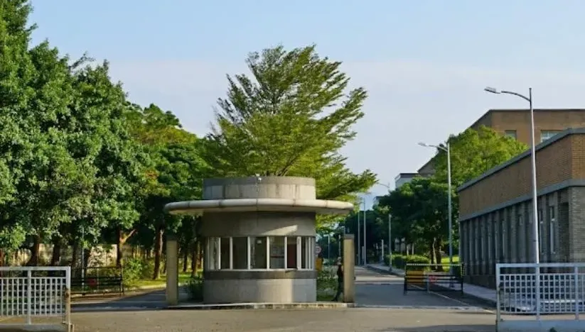 已婚上校所長偷情小17歲女學生！曾3連霸優良教師竟還有「這劣行」