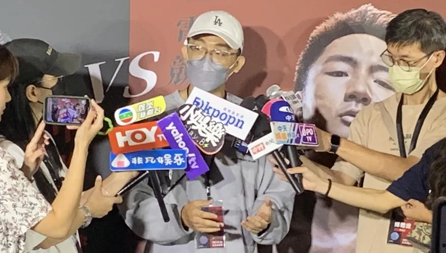 「反骨」酷炫露面了！他自清絕對沒偷拍　否認「開小號私了」轟星宣：自導自演