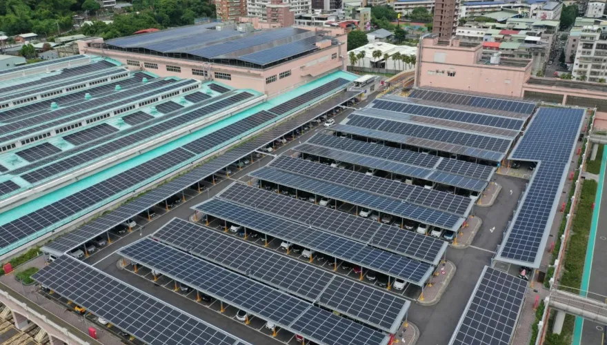 改建或新增建物面積逾300坪 將強制設太陽光電板