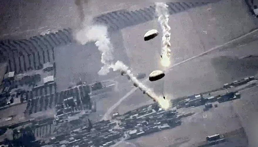 影/連續2天！俄戰機「騷擾」美軍機畫面曝光　敘利亞上空險擦槍走火