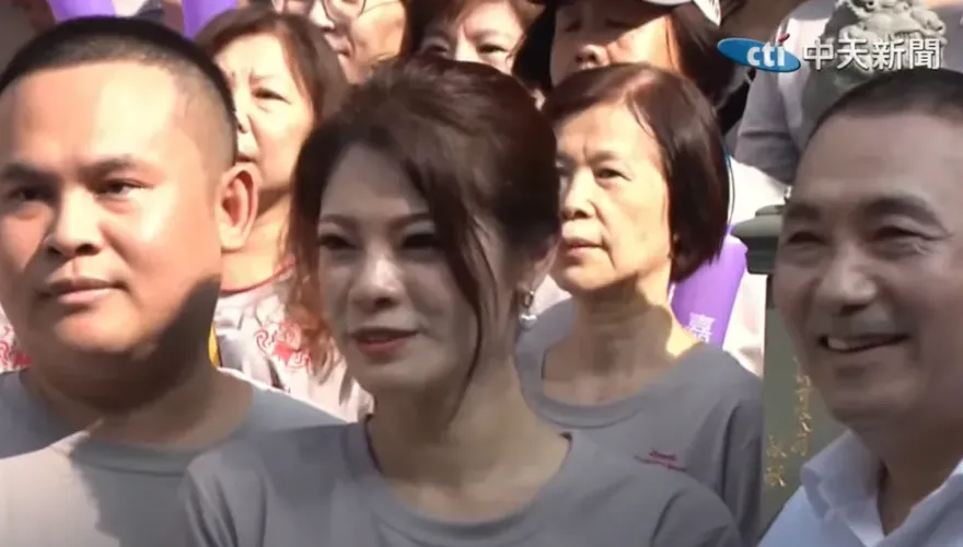 影/同框侯友宜恐被黨紀處分　綠美女議員黃嫈珺：選舉是一時、做人是一輩子