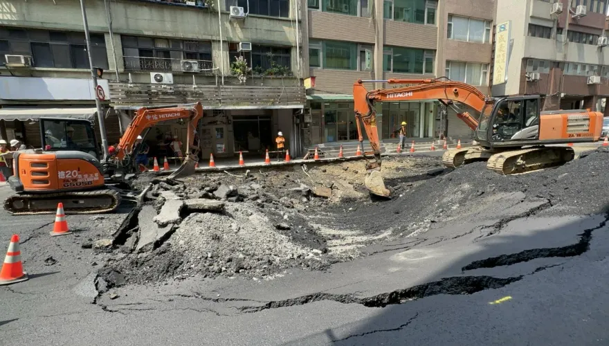 影/南京西路天坑發現新漏水點　北市府：封鎖範圍擴大