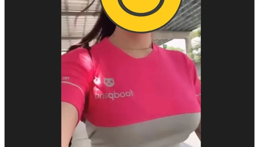 真人版娜美外送員！上衣快被撐爆加送小蠻腰　本尊曝光…原來是她