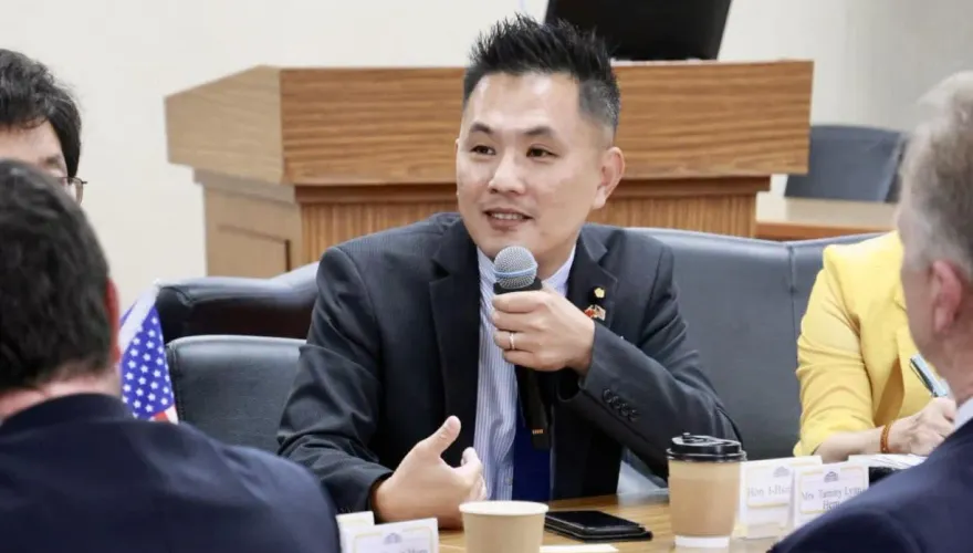 王定宇猛打新北餵藥案翻車！　陳以信開嗆：該向幼保師道歉