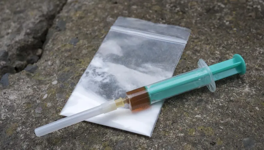 吸食「笑氣」無法解憂！開趴濫吸恐癱瘓危及生命