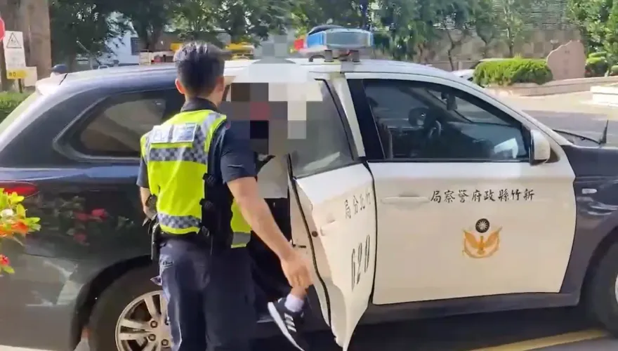 外送考場！糊塗考生應試前23分鐘發現跑錯學校　熱血警10分鐘送達