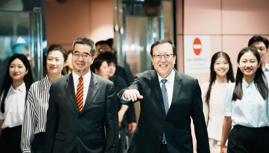 影/陸生交流團抵台　長相甜美女大生超開心