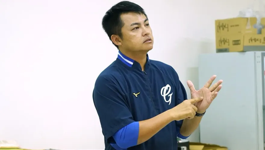 昨突請假缺陣！富邦悍將今宣布：首席教練黃泰龍婉拒職務調整　已申請離隊