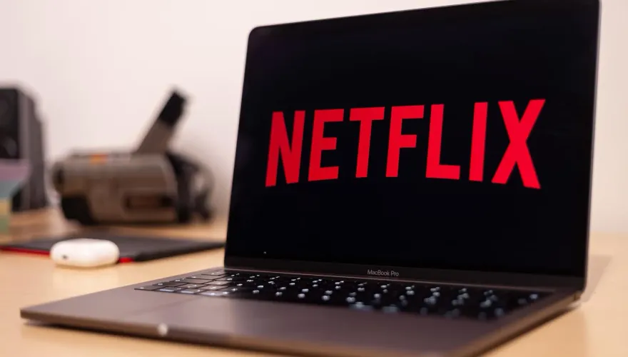 Netflix爆噴11％　美股連漲六周　道瓊標普再締新高
