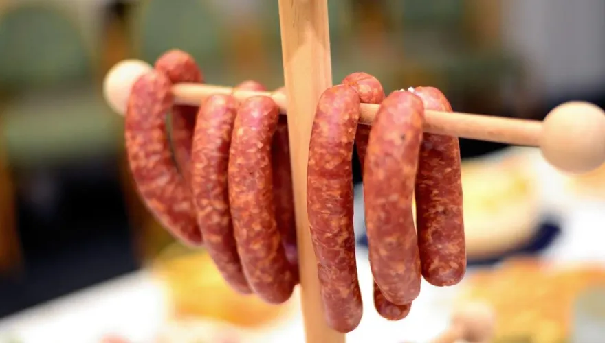 香腸配養樂多會致癌？營養師列7組「相剋」食物　迷思一次解