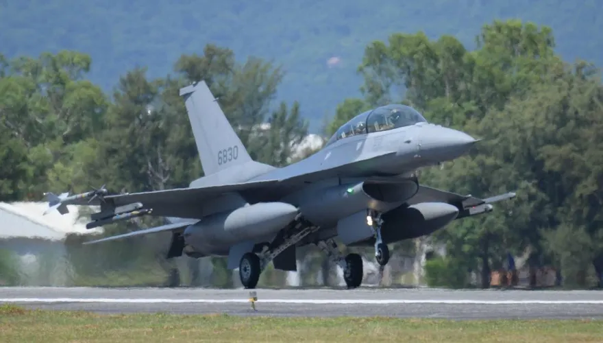 F-16V偵照莢艙測評現裂痕 空軍：不影響交運