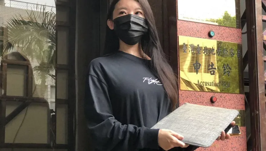 小紅老師報警了！突發「不自殺聲明」公開恐嚇私訊：敢告NO哥黑道就處理妳