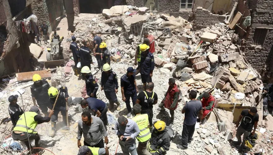 埃及5層樓公寓倒塌傷亡慘重　現場14人只1人存活
