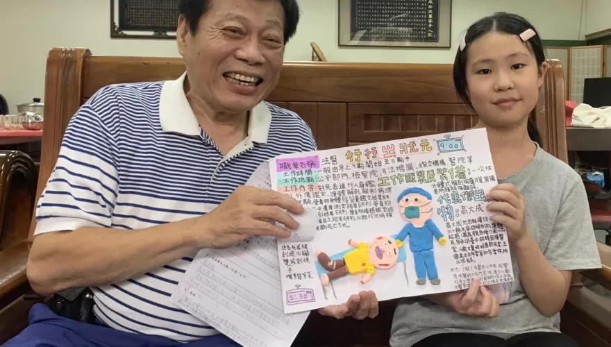 小四女童親訪高大成！捏黏土還原「遺體解剖現場」　直呼：法醫就像偵探