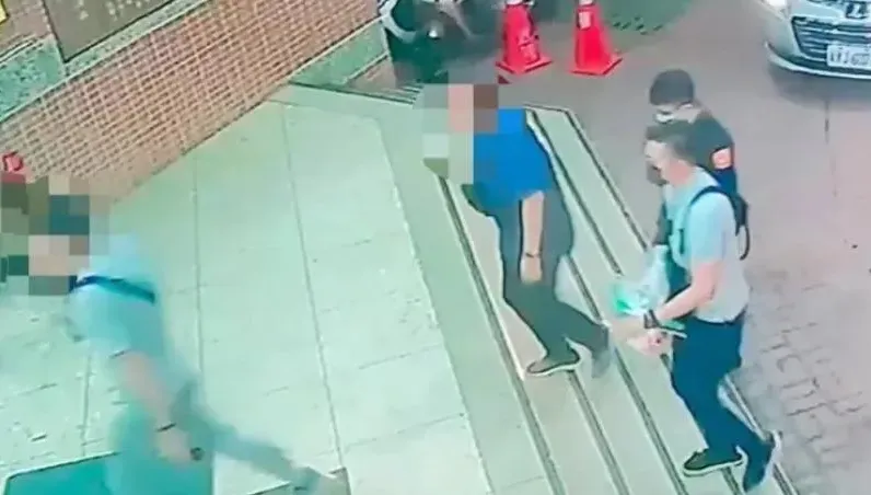 壁畫是暗門！台南養生館暗藏春色　警連破三層門終揭淫窟