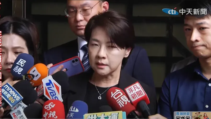 影/遭爆「密談藍白合」震怒！柯文哲提告《三立》記者誹謗罪、求償100萬元　黃珊珊率民眾黨按鈴