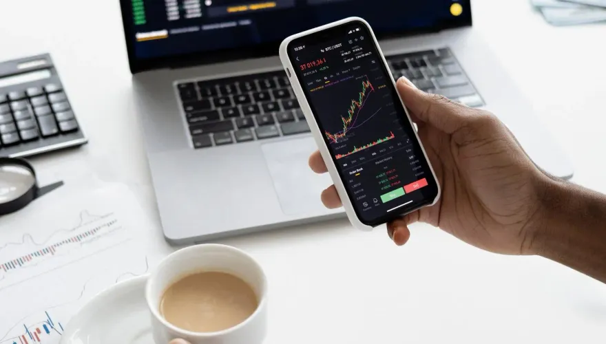投資買股「NVDA」買成「NVDL」他著急求助　網友掐指一算：根本賺爛！