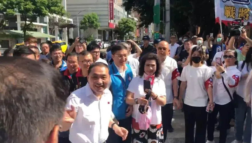 快訊/國民黨全代會/侯友宜抵達全代會現場　民眾高喊總統好