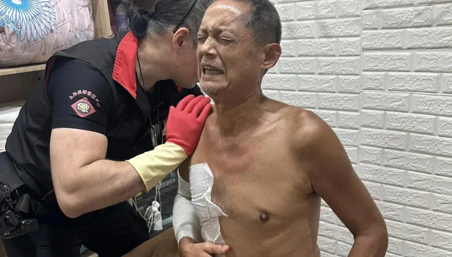 「國寶藝人」鄭平君車禍摔傷！「一度失明」連咳嗽都痛　最新傷勢曝