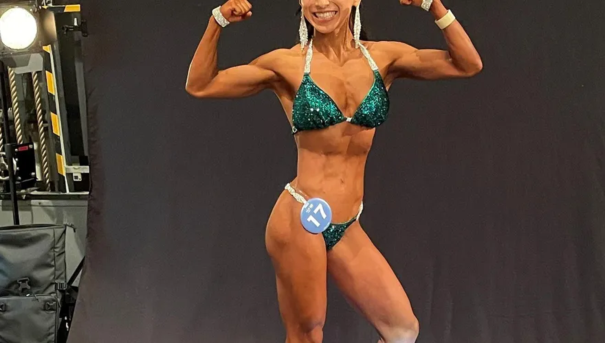 判若兩人！日冰壺美女鍛鍊3個月參加健美比賽　變身「超級筋肉人」奪牌