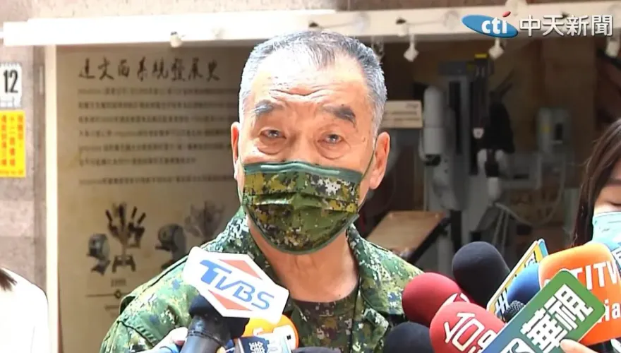 基隆彈藥庫120迫砲彈為何爆炸？邱國正：砲彈老舊有裂痕、非人為毀壞