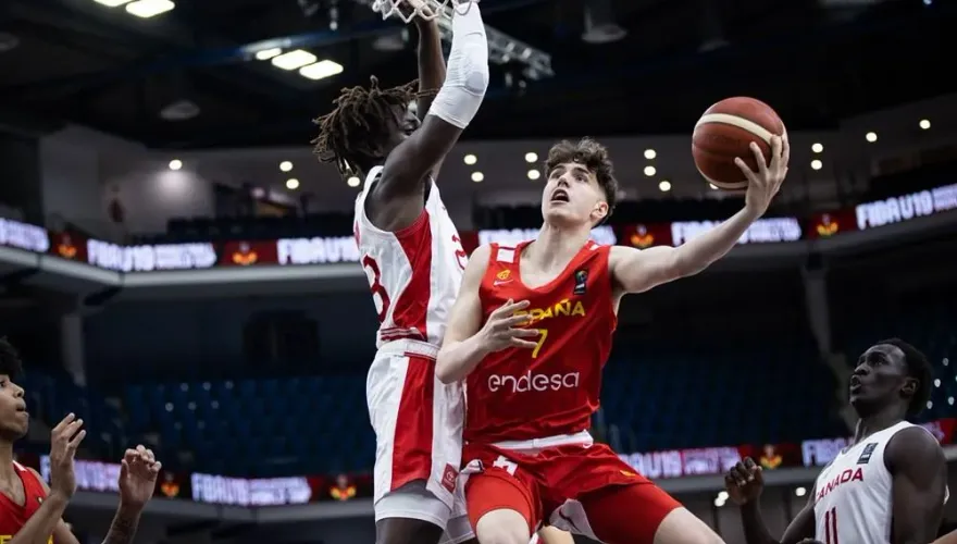 影/超越「白巧克力」手肘神傳球！U19世界盃西班牙球員秀不可思議妙傳