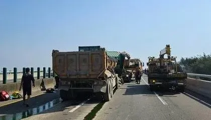快訊/台61線南下伸港段車禍！　6車追撞1人骨折送醫
