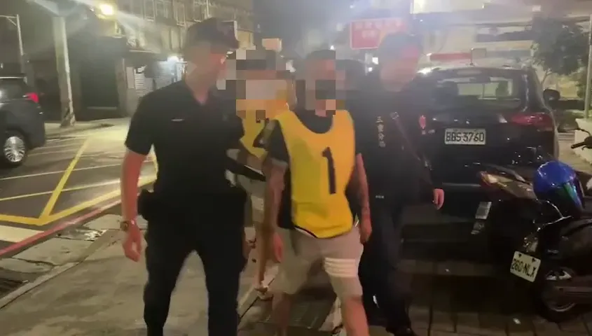 影/公園傳來救命聲！感情糾紛釀押人當街圍毆衝突　三重警2小時逮回5嫌