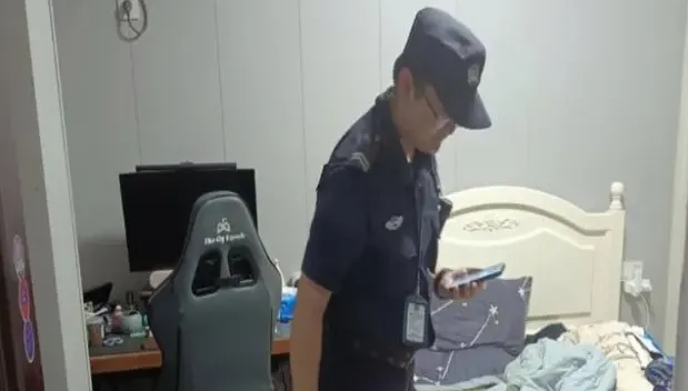 鄰居家門大開3天熱心民眾急報警　事後得知對方「沒有關門的習慣」超傻眼