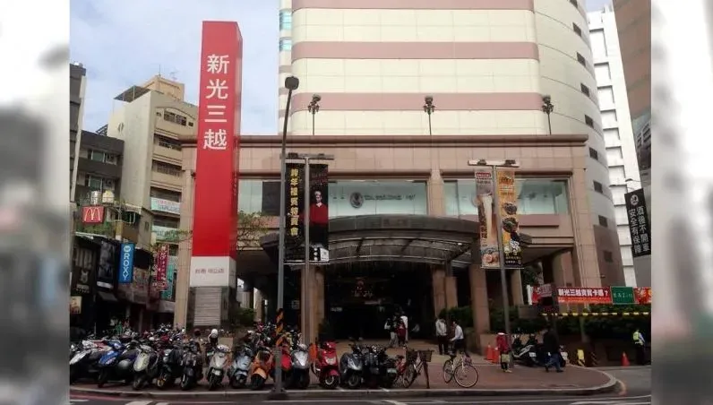杜蘇芮民生/「颱風假」台南百貨業開門搶生意！前百貨員工：下班回家都很可怕