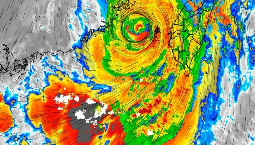 杜蘇芮動向/雙眼牆壓境「南部風雨延遲」　氣象達人提醒8重點