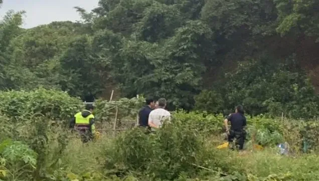 快訊/新北淡水驚見「趴屍」！男子「下半身在田邊水溝」明顯身亡